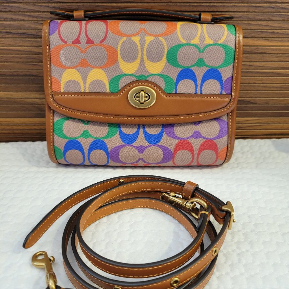 ❤️SOLD❤️ Coach Kip Turnlock Crossbody - Picture 6 of 14